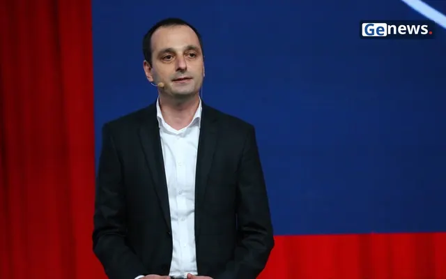 აბესაძე: კალაძე რიყის განვითარებასთან დაკავშირებით ვირეშმაკობს