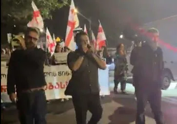 თბილისში „შაბათის მარში“ მიმდინარეობს, აქციას დავითაძის ოჯახი შეუერთდა