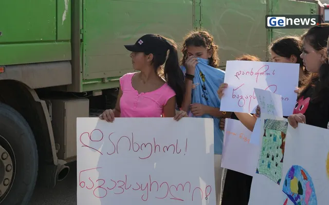 დიდი ლილოს მოსახლეობამ ნაგავსაყრელის გადატანის მოთხოვნით გზა გადაკეტა