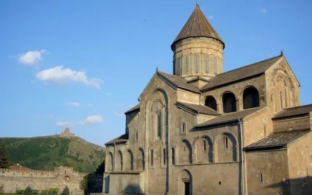 რელიგიის საკითხთა სააგენტომ მართლმადიდებელ ეკლესიასა და მრევლს სვეტიცხოვლობა მიულოცა