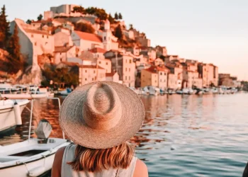 The Quiet Magic of Traveling Alone: Learning to Be Your Own Best Company – Genews