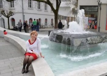 „შვილებთან საუბრის შემდეგ მივხვდი, რომ იქ არავინ მელოდებოდა… მათ მხოლოდ ჩემი ფული უნდოდათ, იმის თქმაც მეშინია, რომ აღარ დავეხმარები, მერე შვილიშვილს აღარ დამანახებენ” – იტალიაში სამუშაოდ წასული ქალის აღსარება